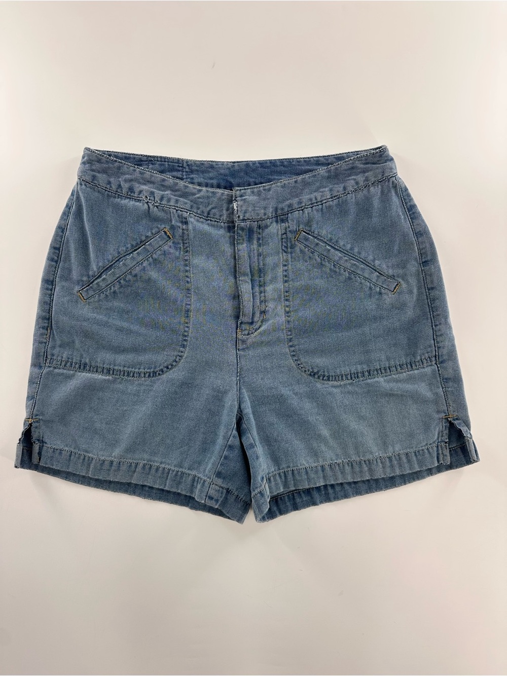 Liz Claiborne 90's Light Wash Denim Shorts Size 8